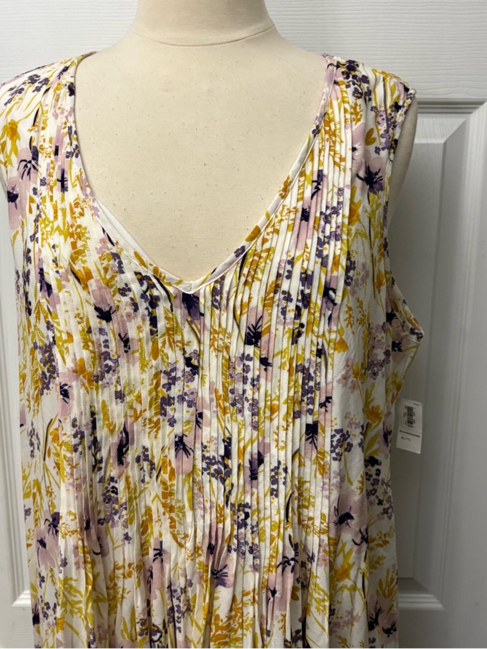 Old Navy Pleated Front Floral Dress Size XL New - Picture 4 of 11